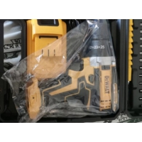 Шуруповерт DeWalt 48v + набор инструментов